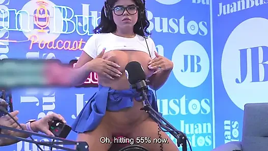 Si cewek semok latina rosxanagutierrez dientot habis-habisan sama mesin seks di podcast juan bustos