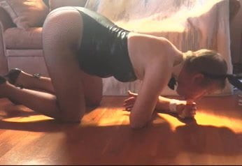 Crossdresser bunny sucking dildo