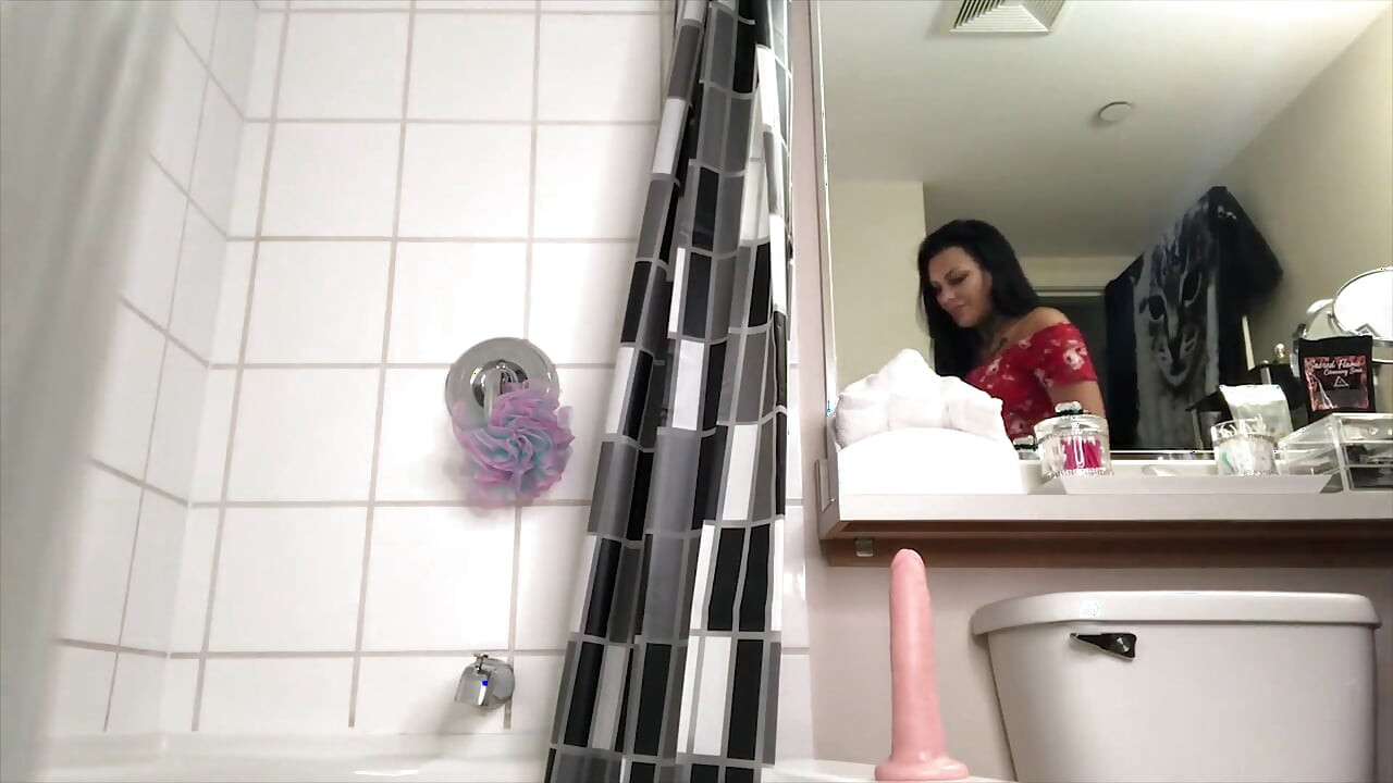 假阳具操逼, 吮吸, 流白浆的高潮