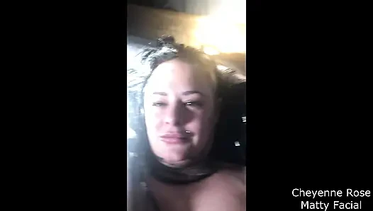 Bring sie zum kommen, dann spritzen auf ihr gesicht