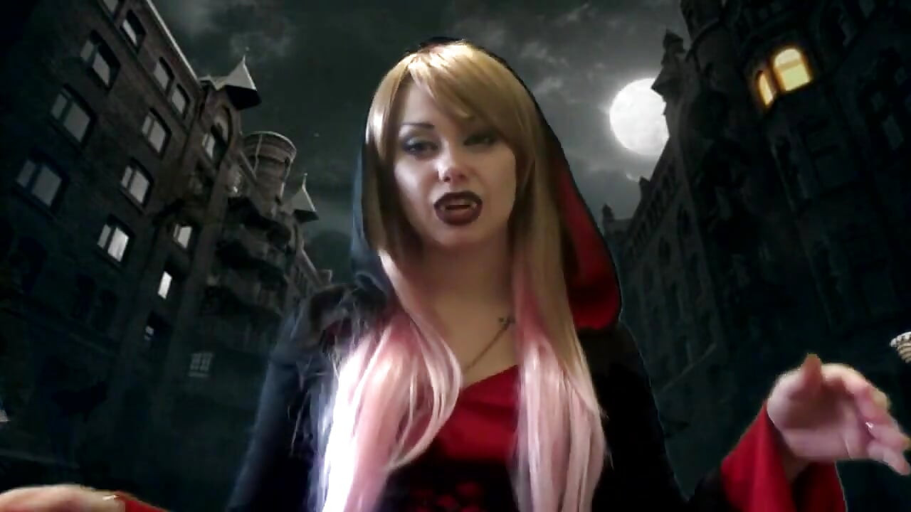 Giantess Vampire vil spille for dig... men ikke i lang tid!