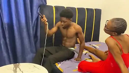 Залез на жесткий черный член моей лучшей подруги