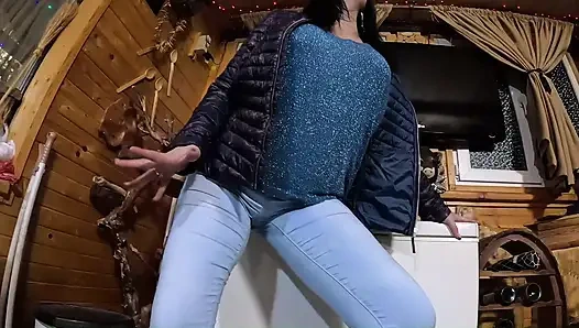 Cameltoe ketat, payudara besar & sepong basah - tenggorokan dalam facefuck joi berakhir