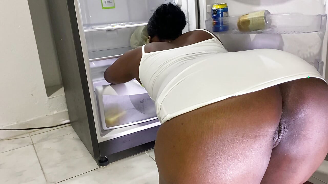 Boss the maid when he sees that she didn't have pantyhose when she cleaned the fridge