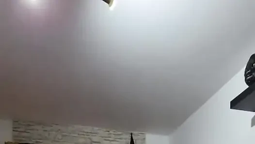 Массаж ступней и удары ногами