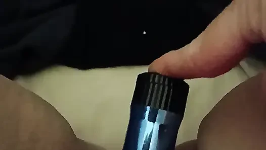 Voll mit perlen und analkugeln gestopft