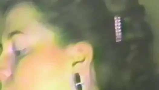 Ein amateur-paar filmt sich selbst beim ficken