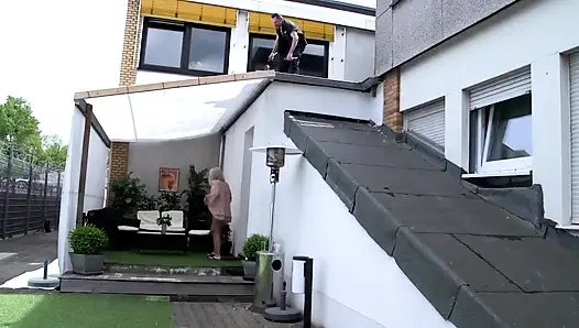 Моя жена обожает трахаться на улице!