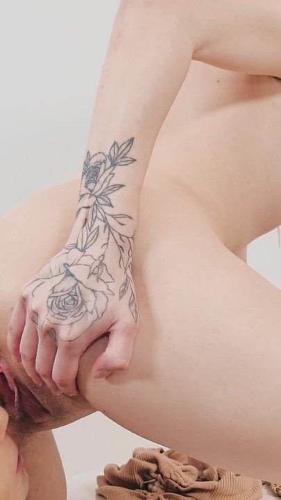 Lesbo Games for Breakfast