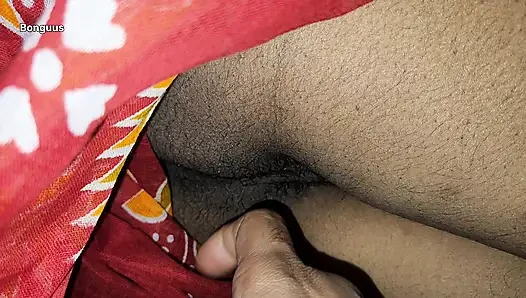Desi Aunty Sharing bed Wet creamy Pussy Hot Sex