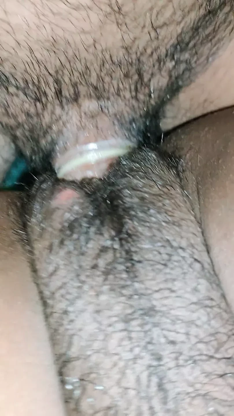 印度人妻欺骗她的丈夫并在oyo酒店房间里和她的男朋友做爱，带印地语音频 第17部分