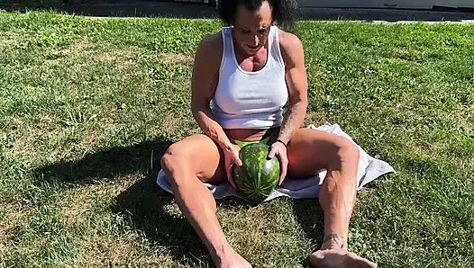 Muscle MILF Kandys Watermelon Crush Domination