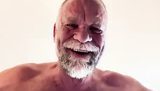 Büyük Yaraklı Baba Kızıl Deliğimi Prezervatifsiz Sikiyor
