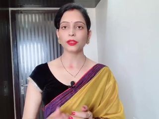 Une bhabhi desi indienne porte un sari jaune devant son devar