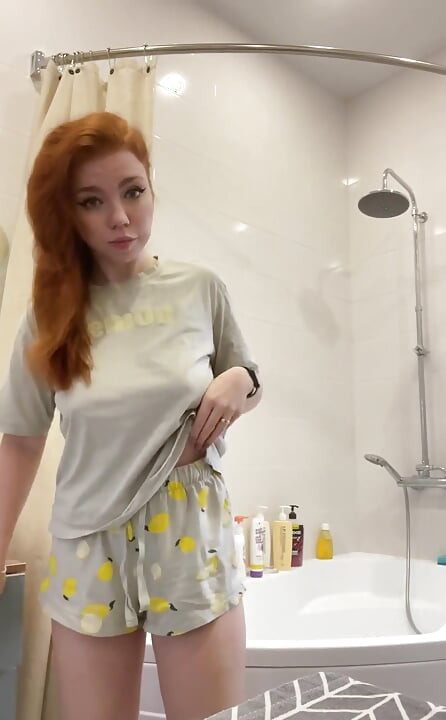 Apakah Anda menyukai format video ini? Vlog telanjang?