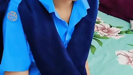 Hintli bakire üniversiteli kız erkek arkadaşını ilk kez sikiyor Hintçe ses