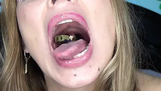 Awesome!! Swallowing a Super Big Hulk