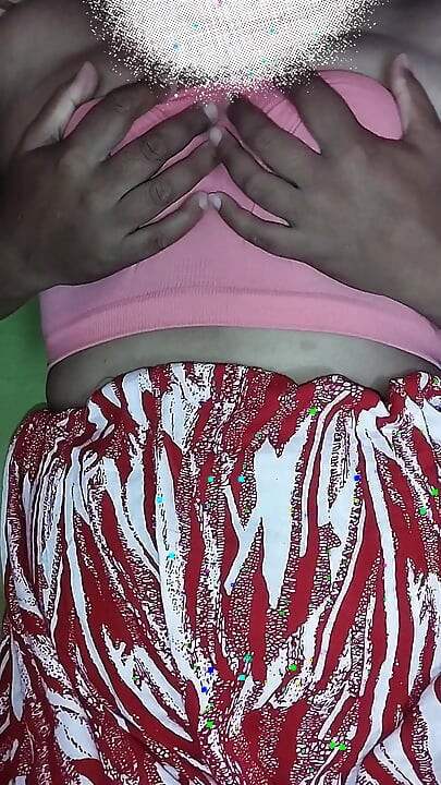 Bangladeshi - linda garota gostosa mostrando peitos, buceta e dedilhado