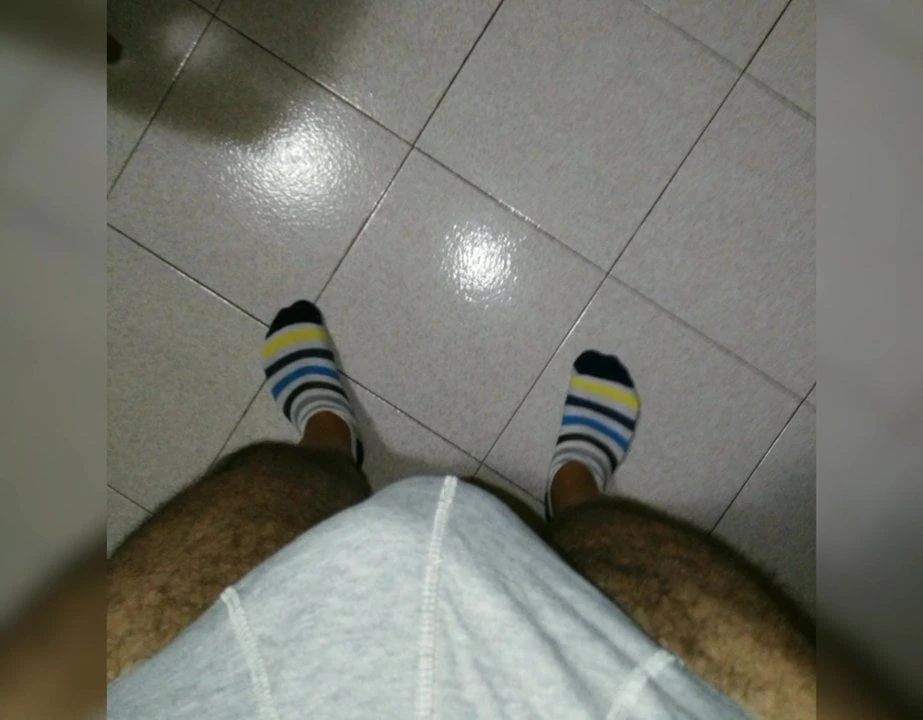 私のチンポと足の同じ写真