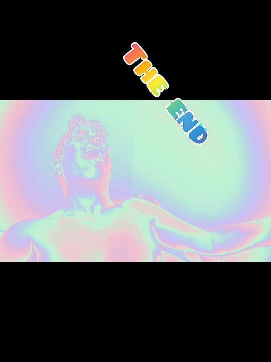 Sissy-schlampe wird von trans gefickt