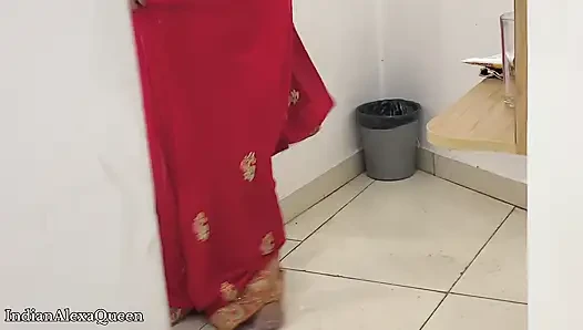Aku mengganti gaunku, dan abang iparku diam-diam menatapku. Aku memergokinya menonton IndianAlexaQueen