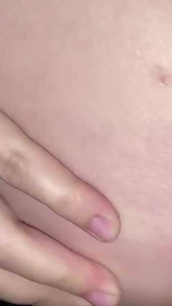 Klíčový okamžik z "Polykání spermatu. Výprask zadku. POV kouření. Venku v krku."