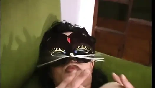 Nimm deine frau mit, um das harte vorsprechen zu machen