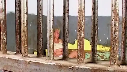 Olgun Anne Yarak Emiyor Ve Bacaklarını Geniş açıyor