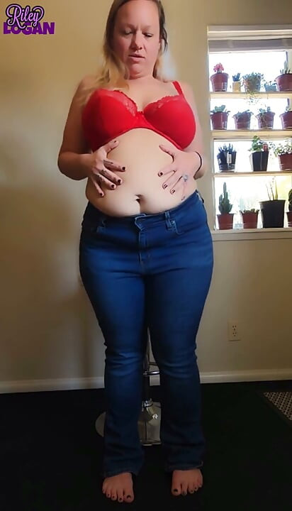Riley Logan Self Degradation Fat Girl Body Shame and Bonus Epic Twerk