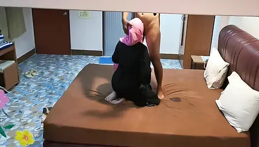 I was going to go out to Hari Raya but was punished by my husband. In the end, I didn't go.