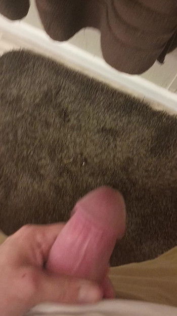 ソックスが自分のチンコで遊ぶ