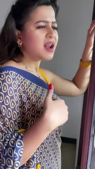 Sexy tia indiana sexy sari sem mangas