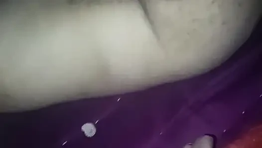 Yeni amcık yalıyor ve karımı emiyor