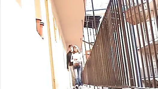 Pasangan amatir asli memeknya dientot gaya doggy
