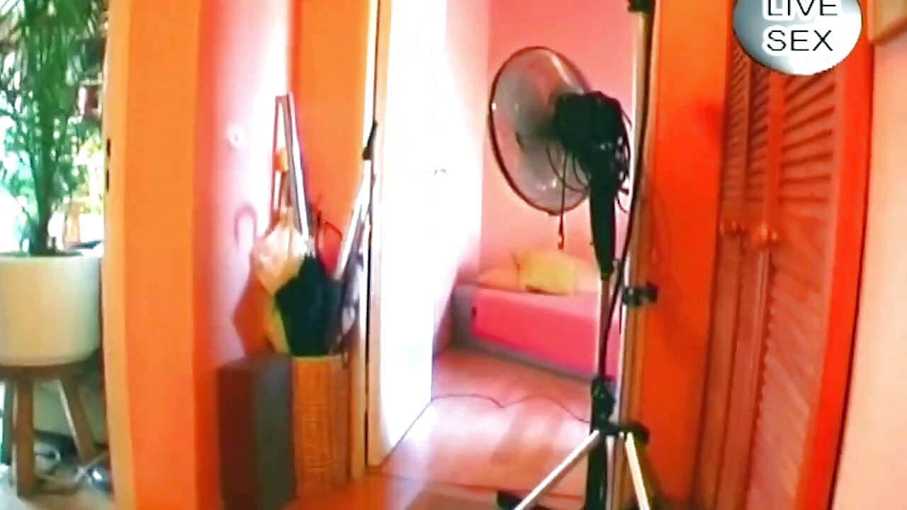 Amateur Babe Sucks Cock Then Rides Hard