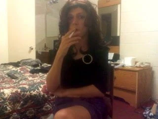 Bimbo Gina在等一个把戏
