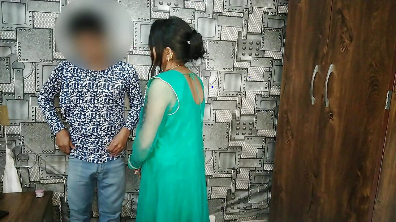 Indian gaane par couple ki romantic sec bed par Sola kar