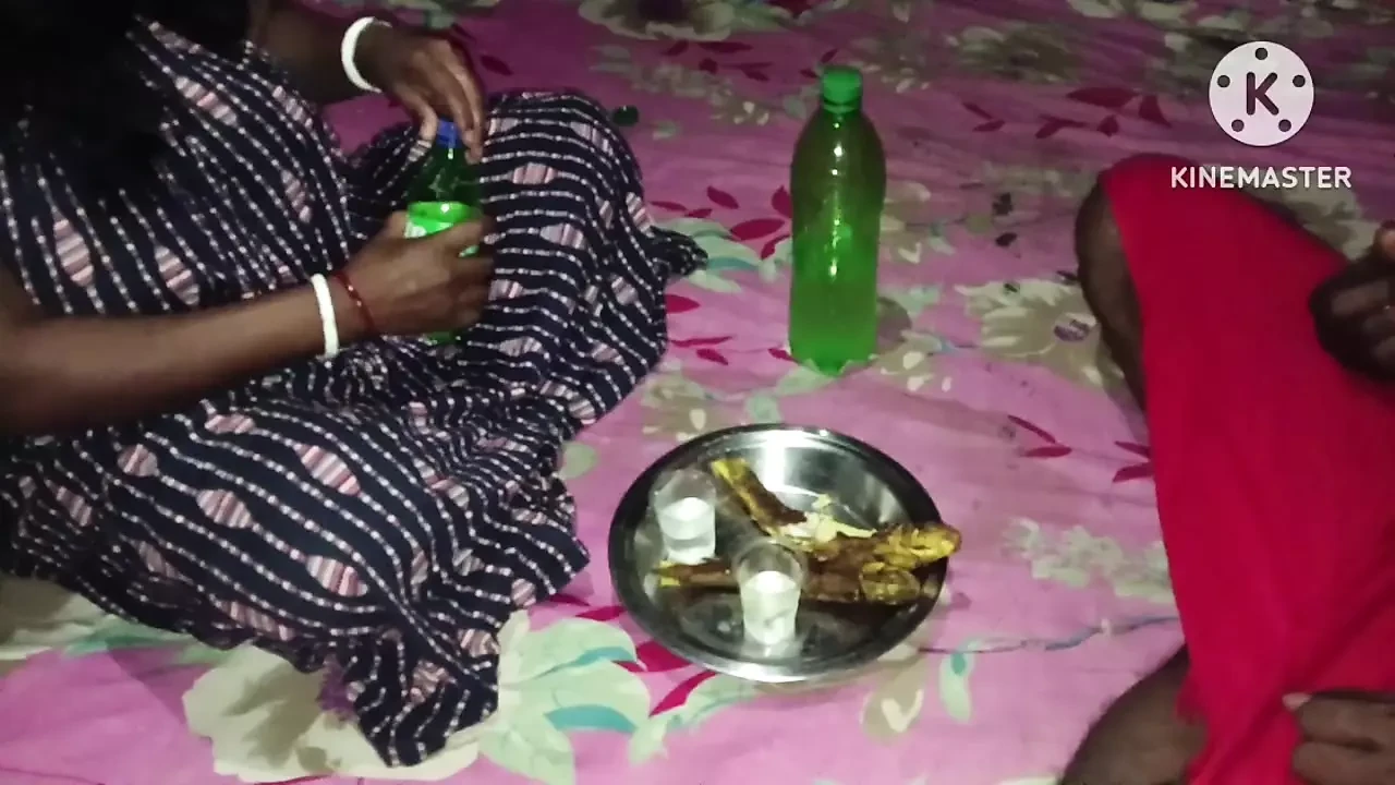 Desi daru pilakar bhabhi ki gand Mari