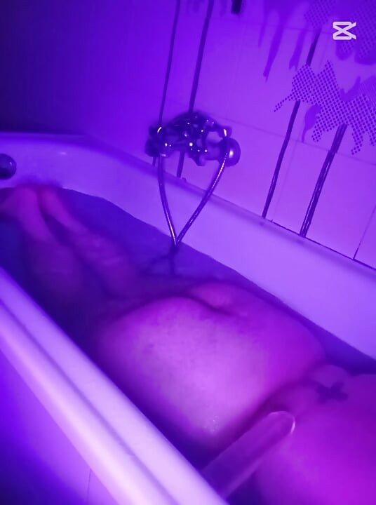 Submissive Underwater Blowjob and Footworship POV - Kink Session