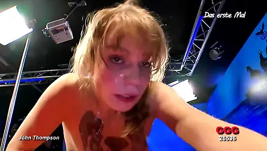 GGG John Thompson - татуированная крошка глотает сперму и получает жестко долбежку