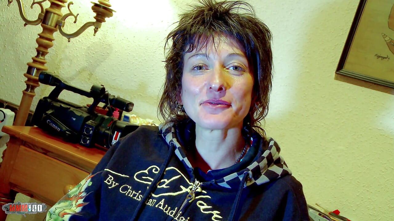Zaza La Coquine: Interviu video sexy cu Zaza La Coquine