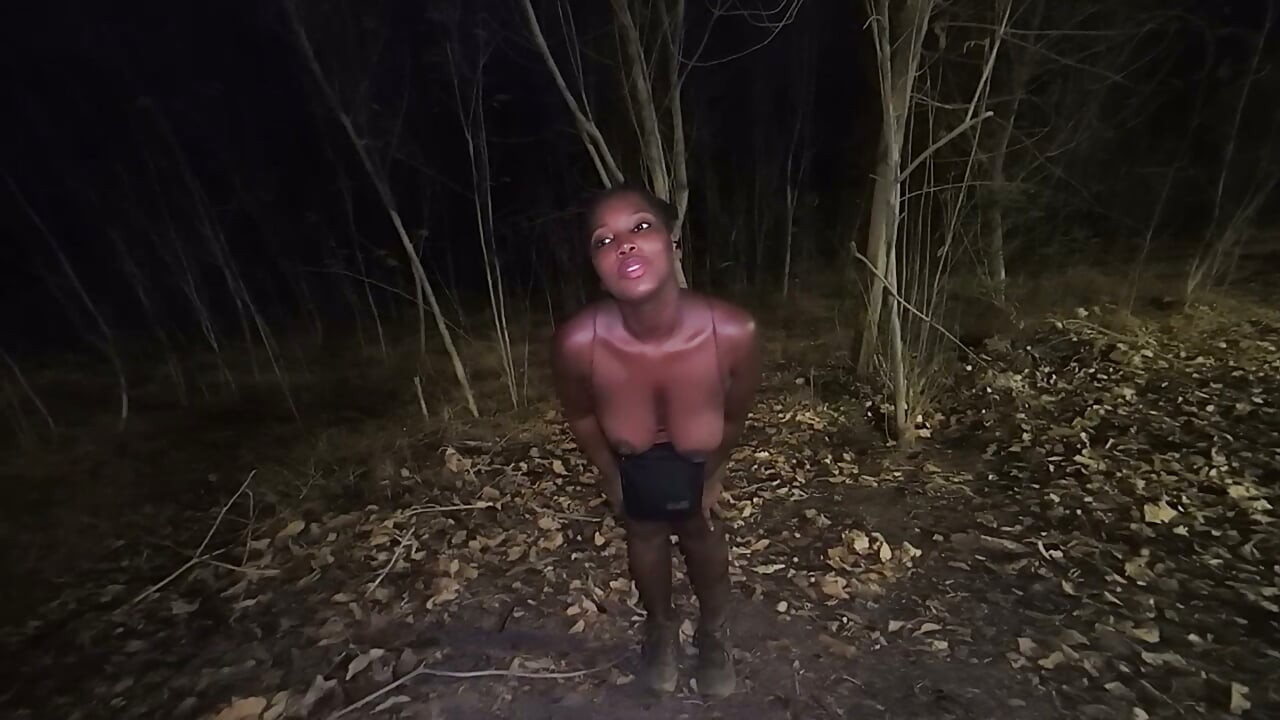 Tiktok Slut aproape prinsă în pădure de rangeri și oameni, dar totuși îi dă lui Stepdaddy ce vrea, inclusiv pisat - Mastermeat1