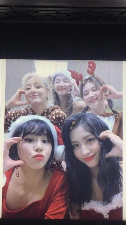 TWICE Cum Tribute