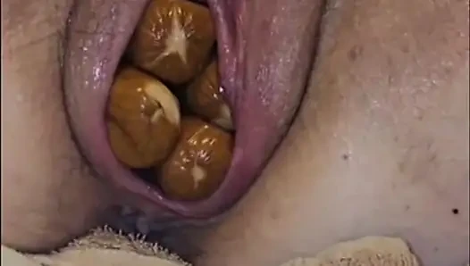 Hot dog gerilmiş amcık