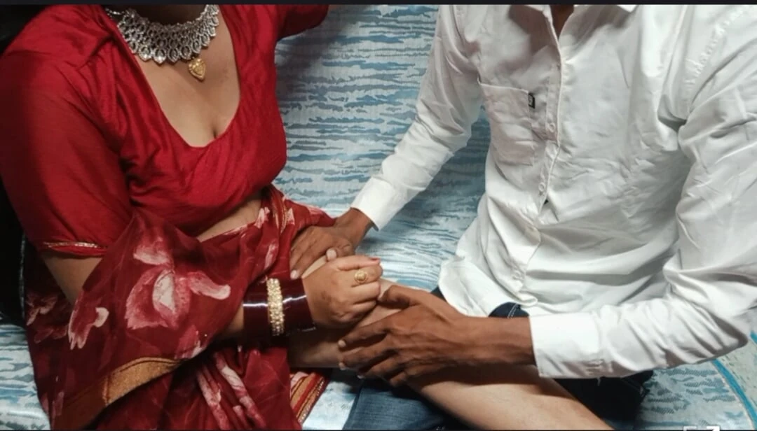 Desi-mädchen hart gefickt von büro-sir für ihre beförderung