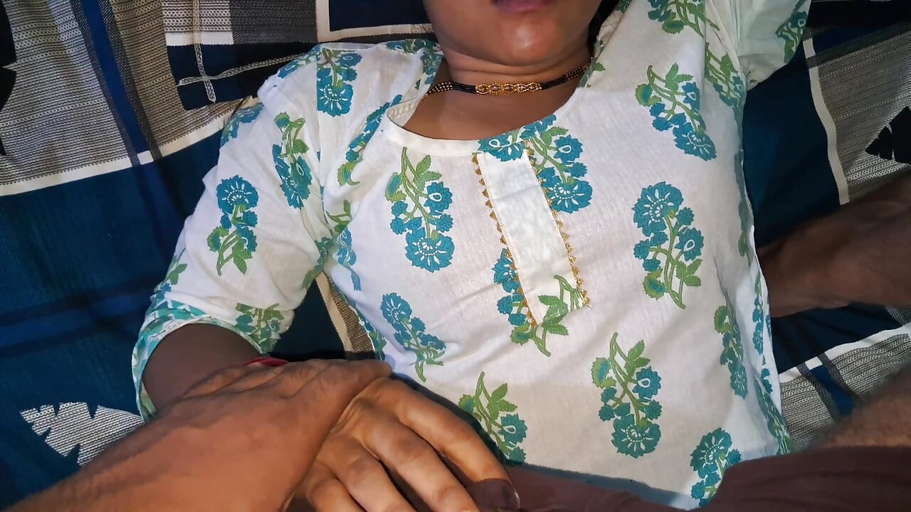 Indisk kæreste får blowjob indtil sperm i munden