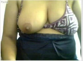 Delhi bhabhi brincando com ela mesma