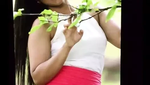 Megha Akash'ın üstüne boşal