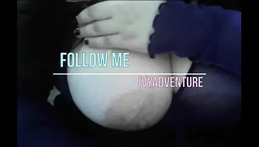 Mollige hotwife mit riesigen titten beobachtet hentai beim spielen mit einem BBC-dildo # 12