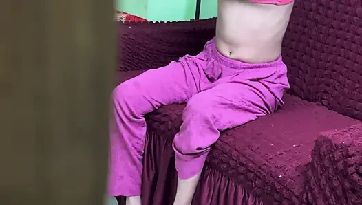 Bhabhi wechselt ihr kleid, dass ihre möpse so heiß sind